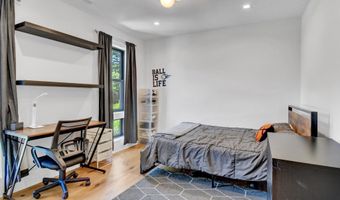 7601 PERSIMMON TREE Ln, Bethesda, MD 20817