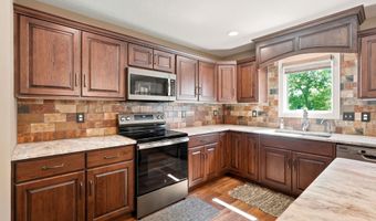 18736 Roselle Cv, Auburn, IN 46706