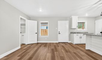 702 11th St, Abernathy, TX 79311