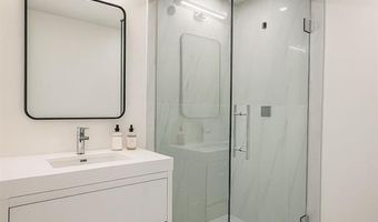 46 Overlook Rd, Alpine, NJ 07620