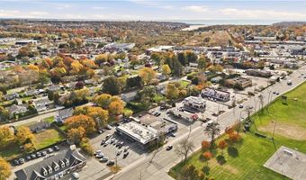 651 W Main Rd, Middletown, RI 02842