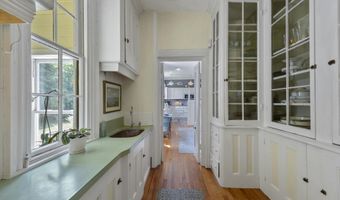 208 High St, Belfast, ME 04915