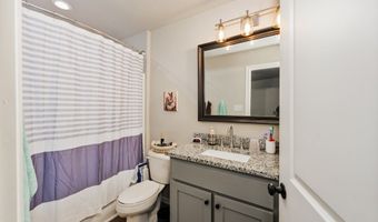 709 W Live Oak St, Alvord, TX 76225