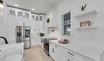 6512 SIMONE SHORES Cir, Apollo Beach, FL 33572