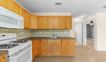 78 Wayside Dr, Aberdeen Twp., NJ 07735