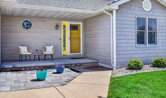 N9168 Cherry Meadow Dr, Appleton, WI 54915