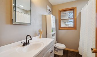 712 Adair St, Adair, IA 50002