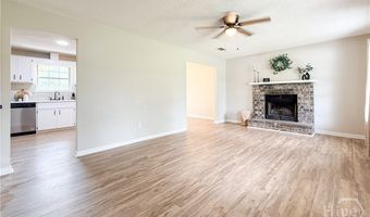 205 Pamela Dr, Allenhurst, GA 31301