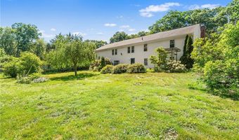 105 Fairfield Dr, North Kingstown, RI 02852