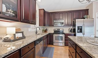 121 PUMPKIN PATCH Ln, Hockessin, DE 19707
