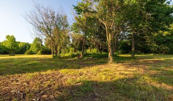 60 E Church St, Aurora, MO 65605