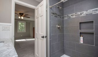 96 Pond View Dr, Auburn, NH 03032