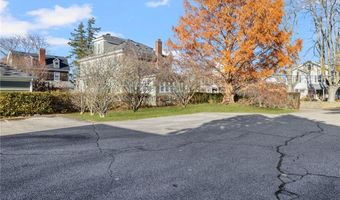 31 Cranston Ave 3, Newport, RI 02840