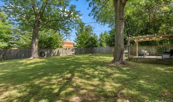 3839 Woodleaf Rd, Charlotte, NC 28205