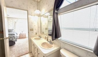 126 W SAINT JOHNS Way, Apollo Beach, FL 33572