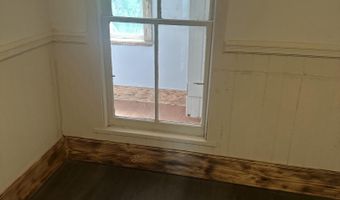 6 Henry St, Amsterdam, NY 12010