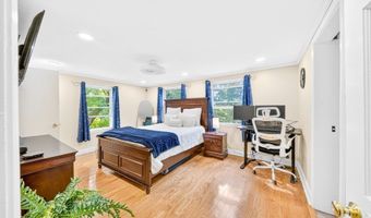 74 Rhinecliff St, Arlington, MA 02476