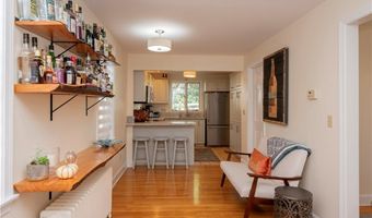14 Lee Ave, Newport, RI 02840