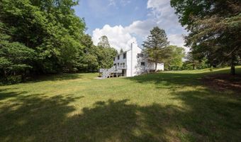 3999 Edmonton Ct, Ann Arbor, MI 48103