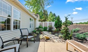 2800 Hartford Ln, Akron, OH 44312
