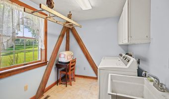 9056 Emerson Rd, Apple Creek, OH 44606