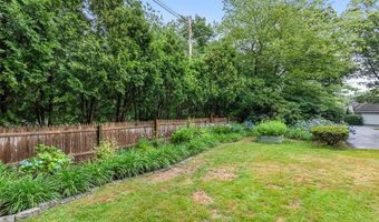 20 Terrace Dr, Barrington, RI 02806