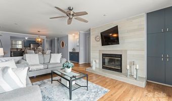 9817 Emerald Point Dr 5, Charlotte, NC 28278