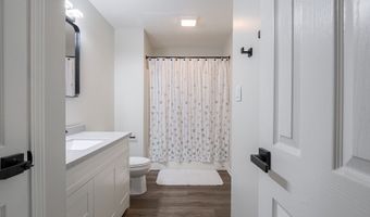 585 Eagles Nest Ct, Avon, IN 46123