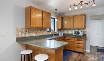 1030 Clear Creek Dr, Buhl, ID 83316