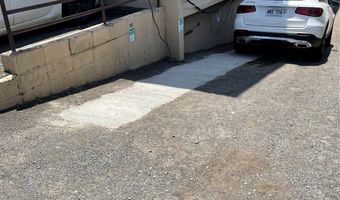 1209 N School St 102, Honolulu, HI 96817