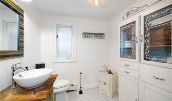 4 Intrepid Ln, Jamestown, RI 02835