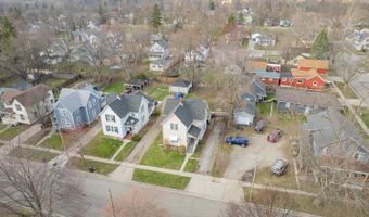 907 E Hunt St, Adrian, MI 49221