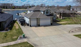1700 Riverwood Dr, Bismarck, ND 58504