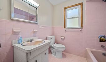 185 W 3RD St 2, Bayonne, NJ 07002