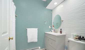 291 Old Oxford Rd, North Smithfield, RI 02896
