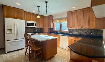236 Wilson St, Alden, MN 56009