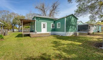 112 14th St, Apalachicola, FL 32320
