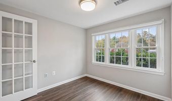 8217 CINDY Ln, Bethesda, MD 20817