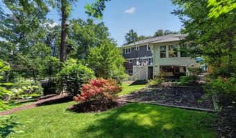 6430 KENHOWE Dr, Bethesda, MD 20817
