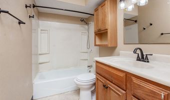 202 11th Ave NW, Altoona, IA 50009