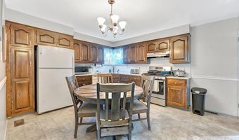 22 Berkshire St, Avenel, NJ 07001