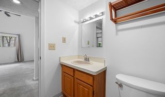 54 Voyagers Ln 54, Ashland, MA 01721