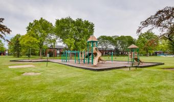 2319 E Olive St 1D, Arlington Heights, IL 60004