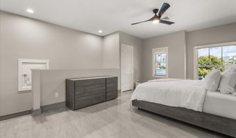 808 EDGEWATER Dr, Orlando, FL 32804