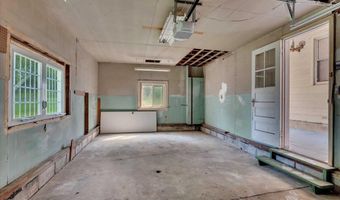 213 Shaker Rd, Albany, NY 12211