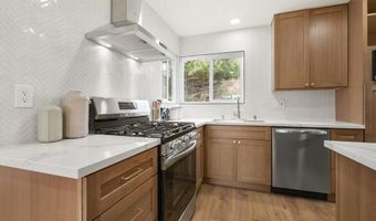 1744 Round Tree Dr, Oceanside, CA 92056