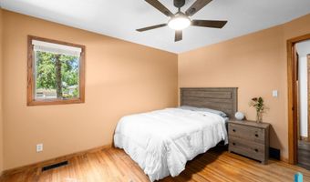 201 S 5th Ave, Brandon, SD 57005