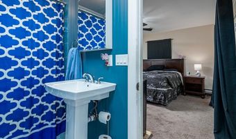 686 Gardiner Rd, Exeter, RI 02822