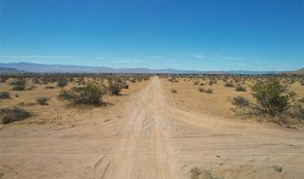8 Falchion Rd, Apple Valley, CA 92307
