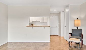 8 Whittier Place 4J, Boston, MA 02114